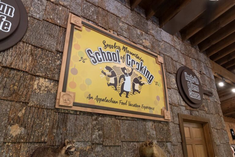 Smoky-Mountain-School-of-Cooking-interior-sign