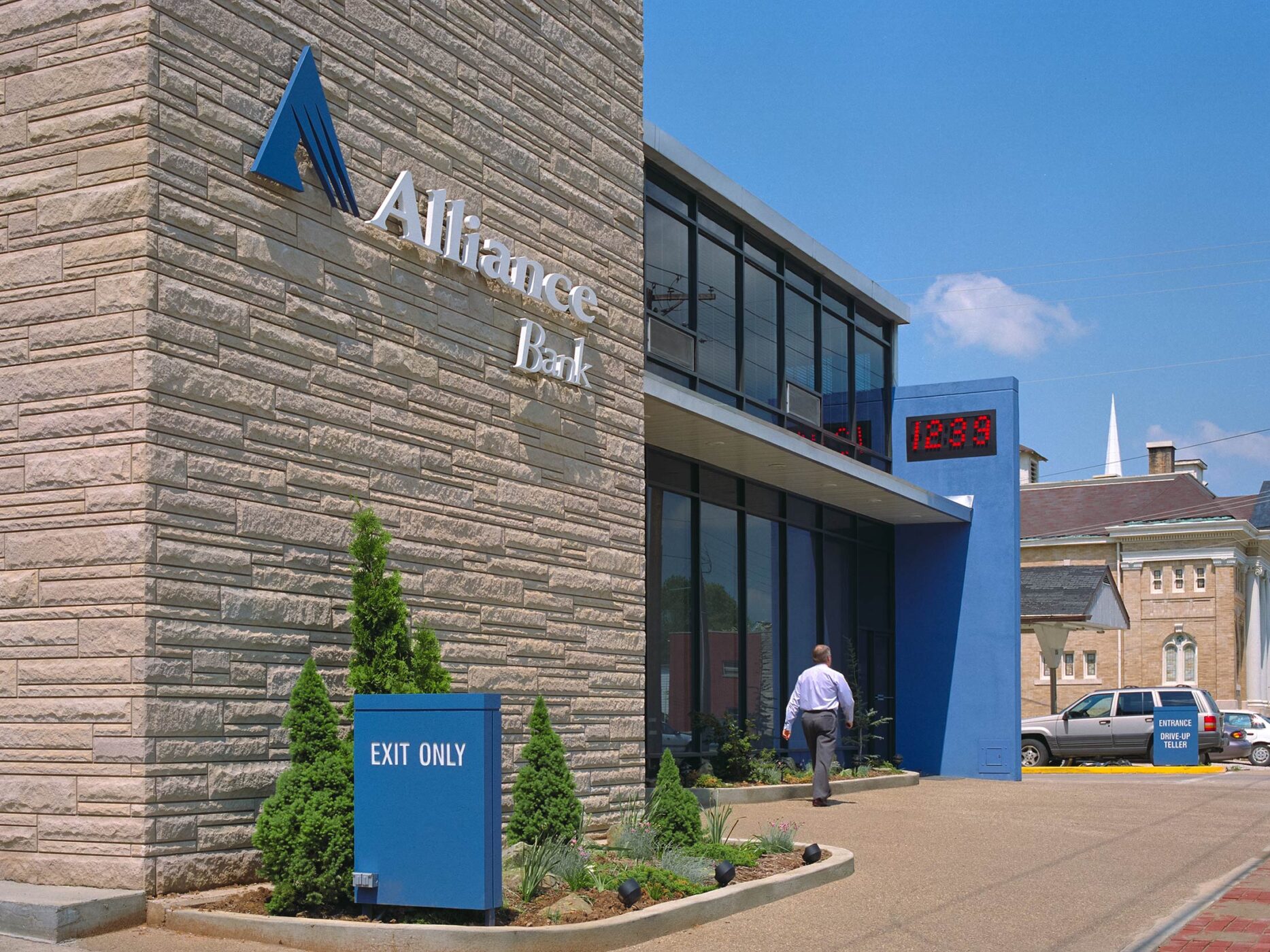 Alliance Bank exterior signage