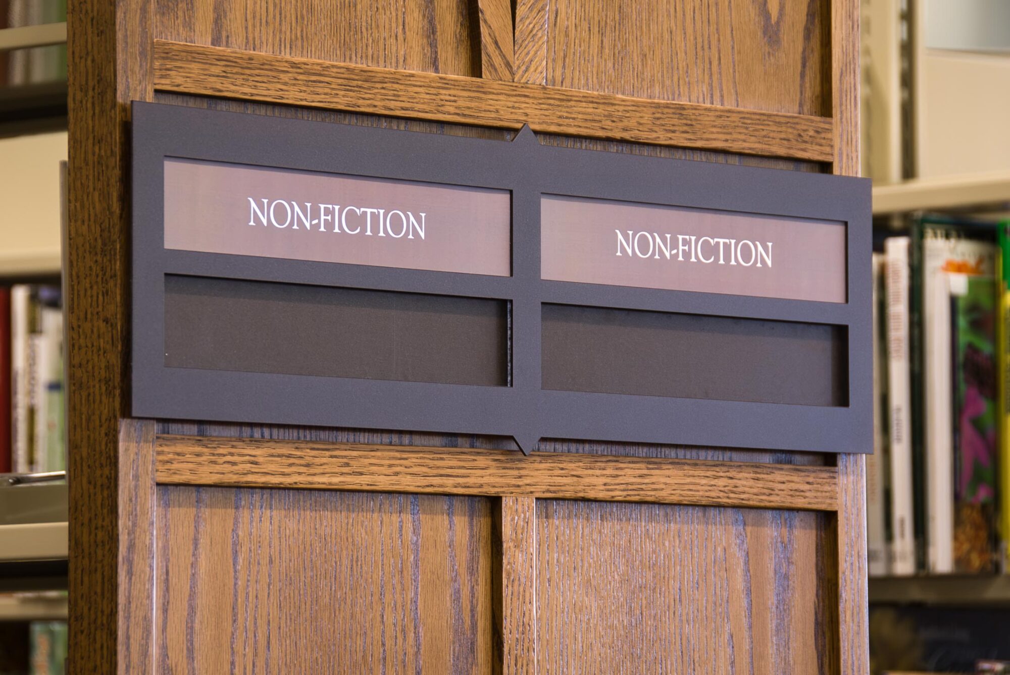 Bookshelf end sign with "non-fiction"
